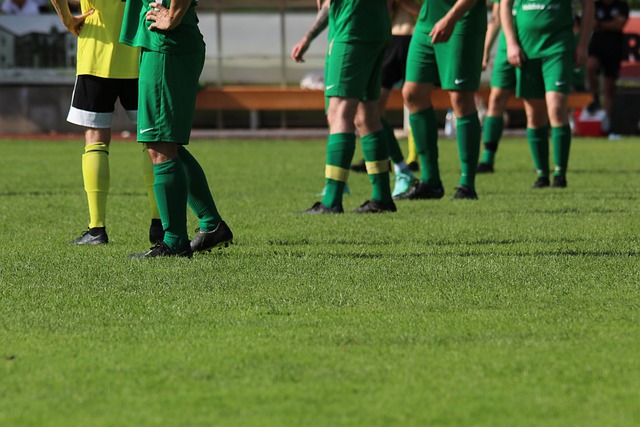 队报：登贝莱预计11月底复出，巴黎正在权衡他能否出战热刺